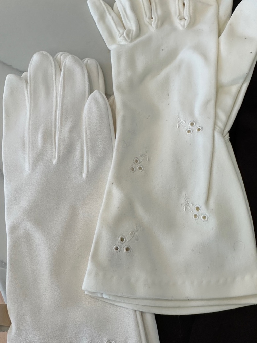 8 Pair Vintage Black, White and Brown Gloves - Picture 2 of 4